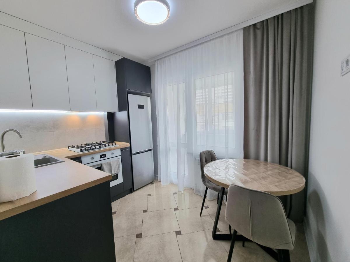 Negruzzi Bd, One Bedroom Apartment Chişinǎu Buitenkant foto